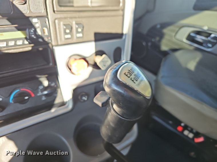 image for item NP9235 2011 International Lonestar  semi truck