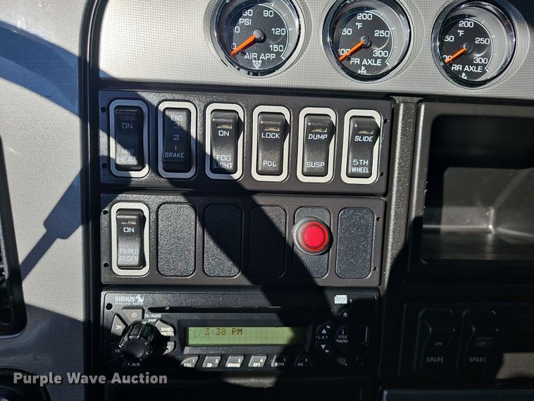 image for item NP9235 2011 International Lonestar  semi truck