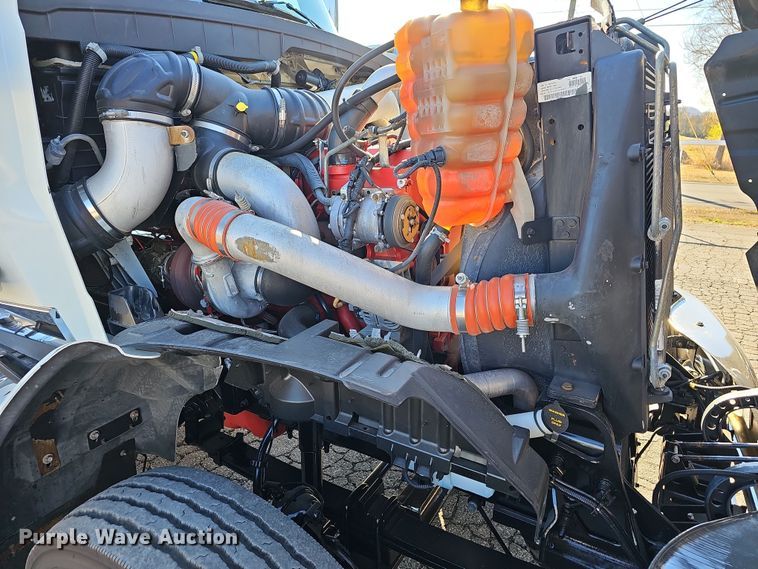 image for item NP9235 2011 International Lonestar  semi truck