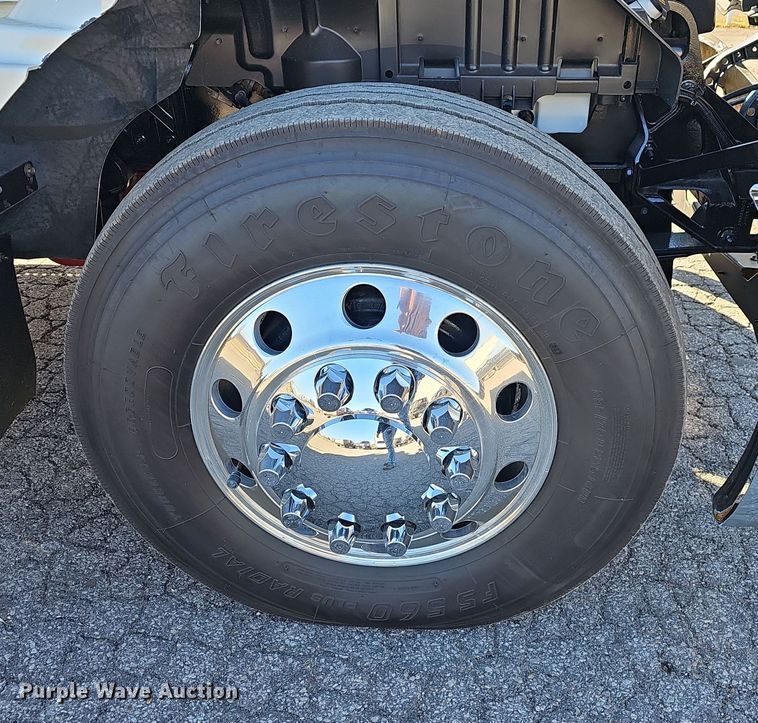 image for item NP9235 2011 International Lonestar  semi truck