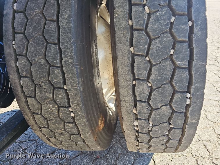 image for item NP9235 2011 International Lonestar  semi truck