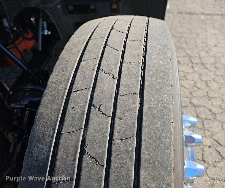 image for item NP9235 2011 International Lonestar  semi truck