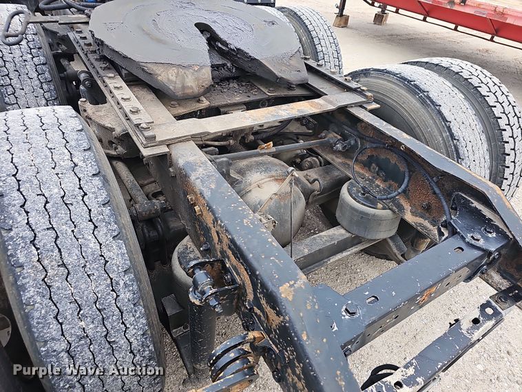 image for item NP9258 2005 Kenworth T800  semi truck