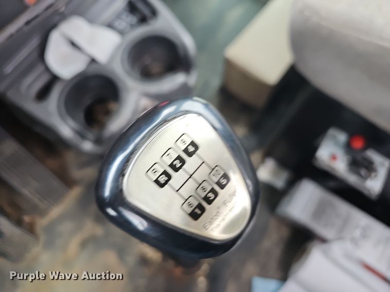 image for item NP9258 2005 Kenworth T800  semi truck