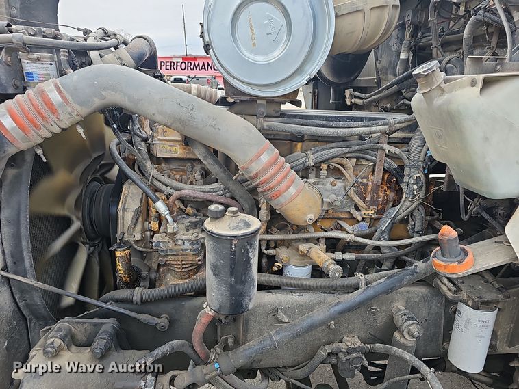 image for item NP9258 2005 Kenworth T800  semi truck