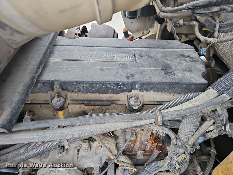 image for item NP9258 2005 Kenworth T800  semi truck