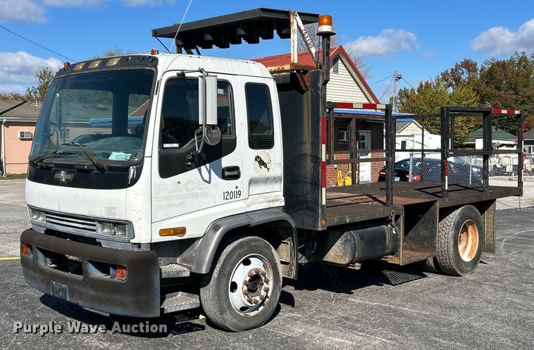 image for item NR9335 2000 Chevrolet T6500  flatbed truck