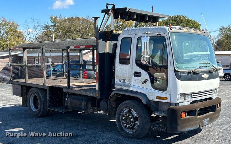 image for item NR9335 2000 Chevrolet T6500  flatbed truck