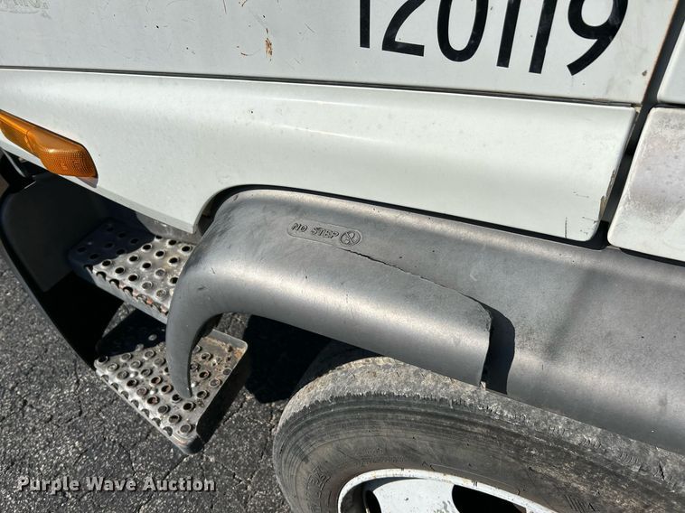 image for item NR9335 2000 Chevrolet T6500  flatbed truck