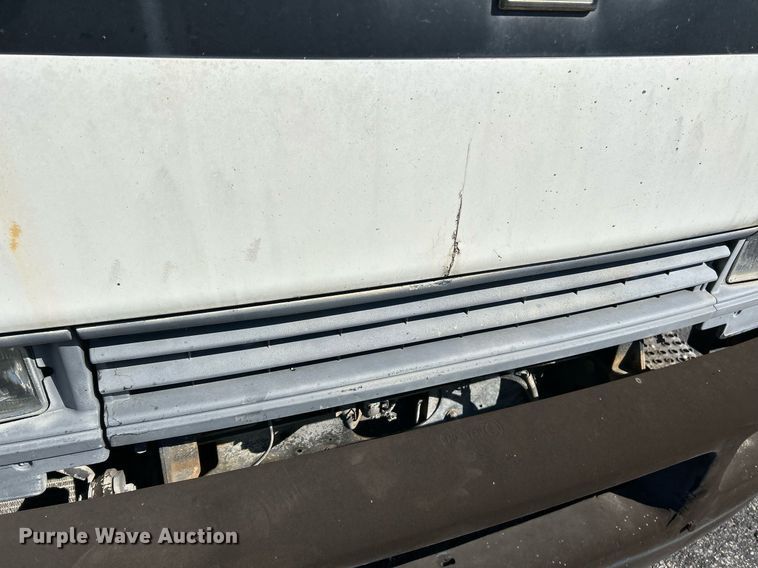 image for item NR9335 2000 Chevrolet T6500  flatbed truck