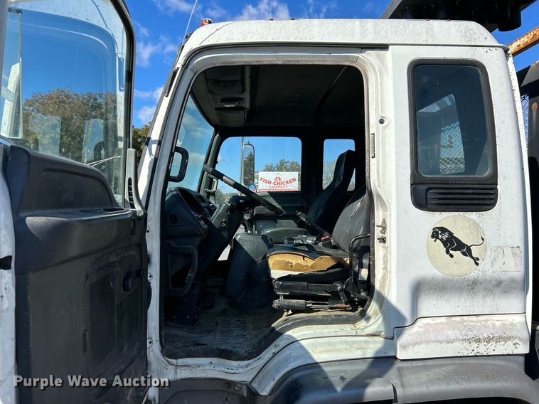 image for item NR9335 2000 Chevrolet T6500  flatbed truck