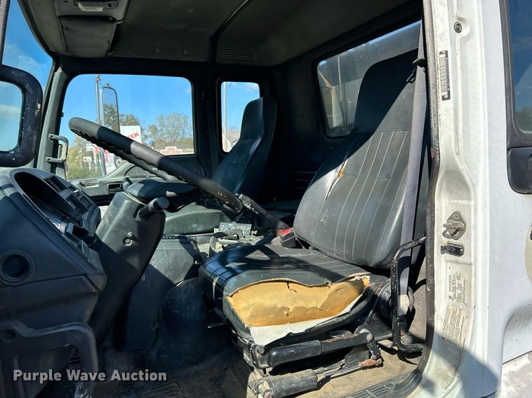 image for item NR9335 2000 Chevrolet T6500  flatbed truck