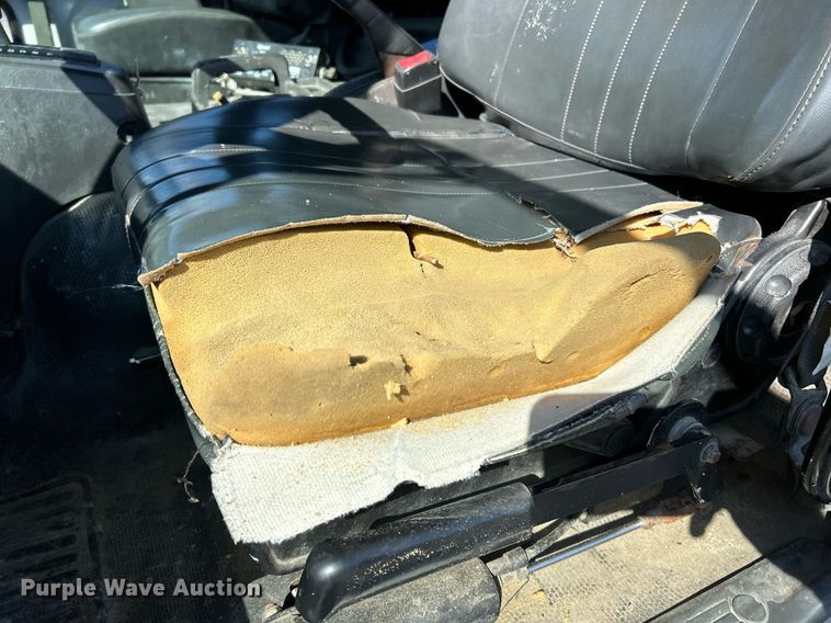 image for item NR9335 2000 Chevrolet T6500  flatbed truck