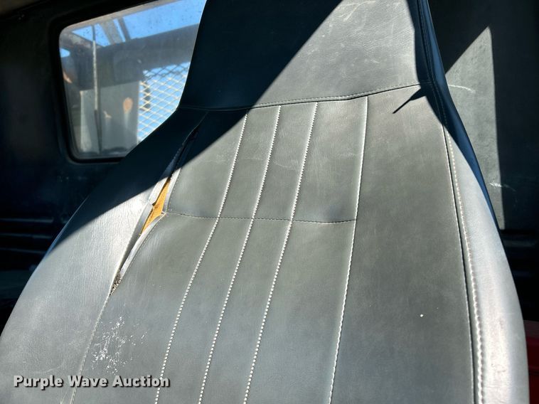 image for item NR9335 2000 Chevrolet T6500  flatbed truck