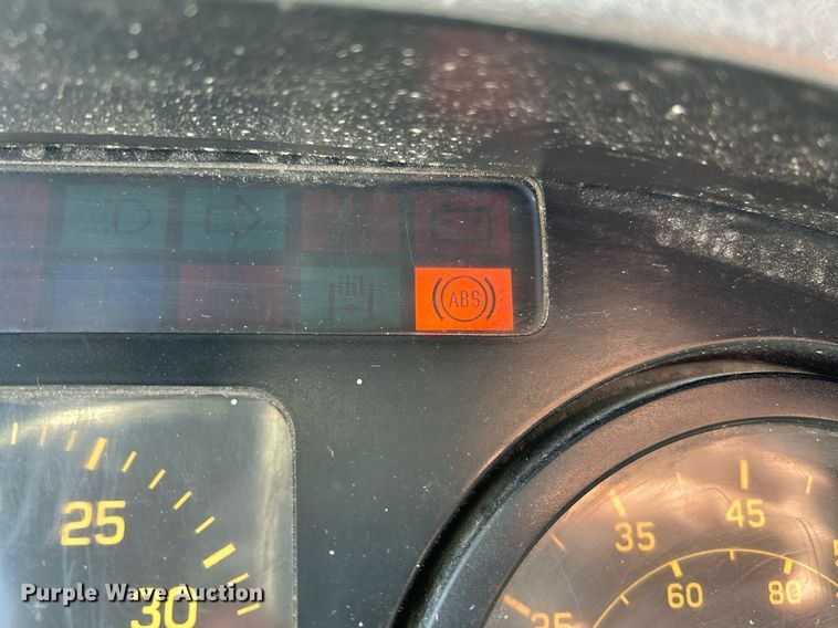 image for item NR9335 2000 Chevrolet T6500  flatbed truck