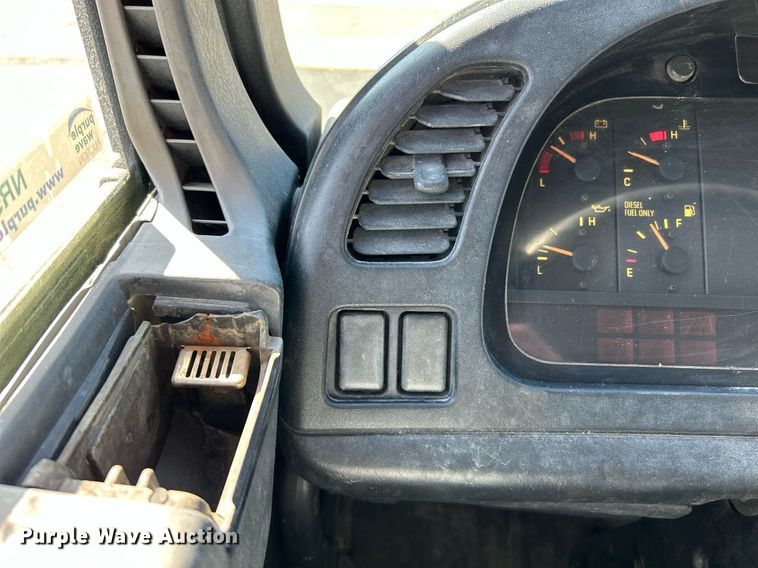 image for item NR9335 2000 Chevrolet T6500  flatbed truck