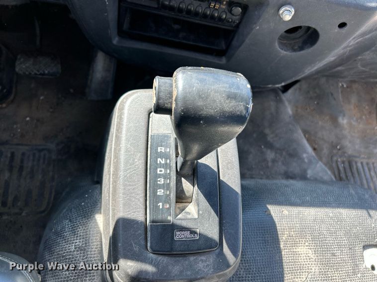 image for item NR9335 2000 Chevrolet T6500  flatbed truck