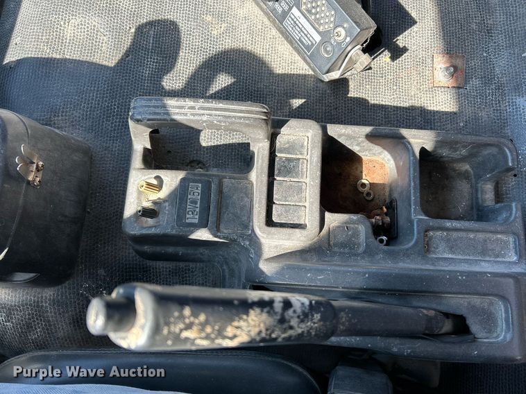 image for item NR9335 2000 Chevrolet T6500  flatbed truck