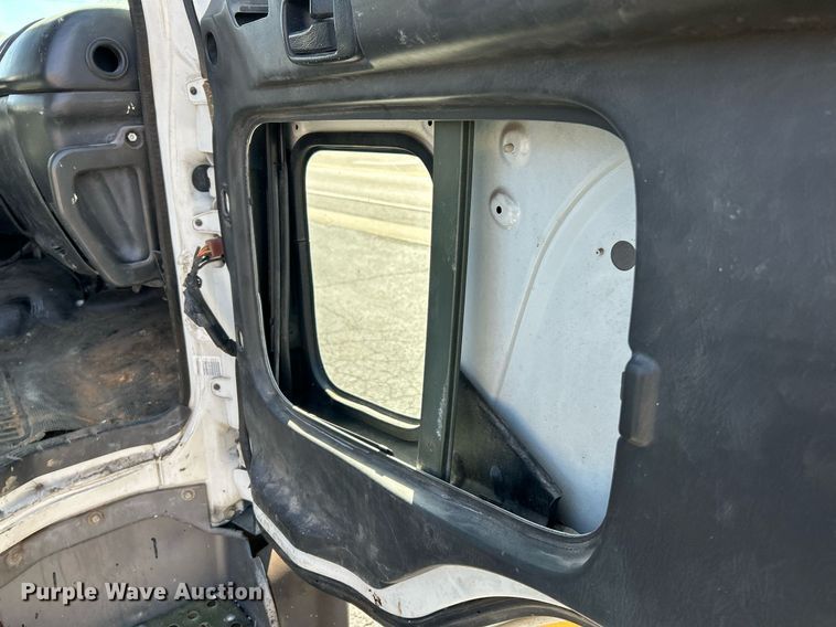 image for item NR9335 2000 Chevrolet T6500  flatbed truck