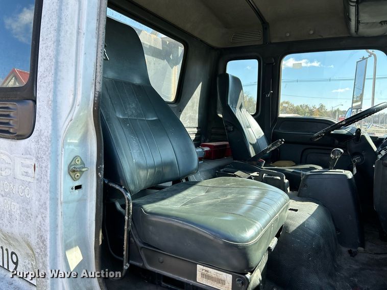 image for item NR9335 2000 Chevrolet T6500  flatbed truck