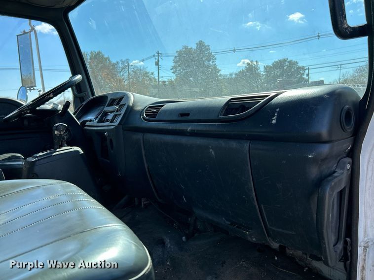 image for item NR9335 2000 Chevrolet T6500  flatbed truck