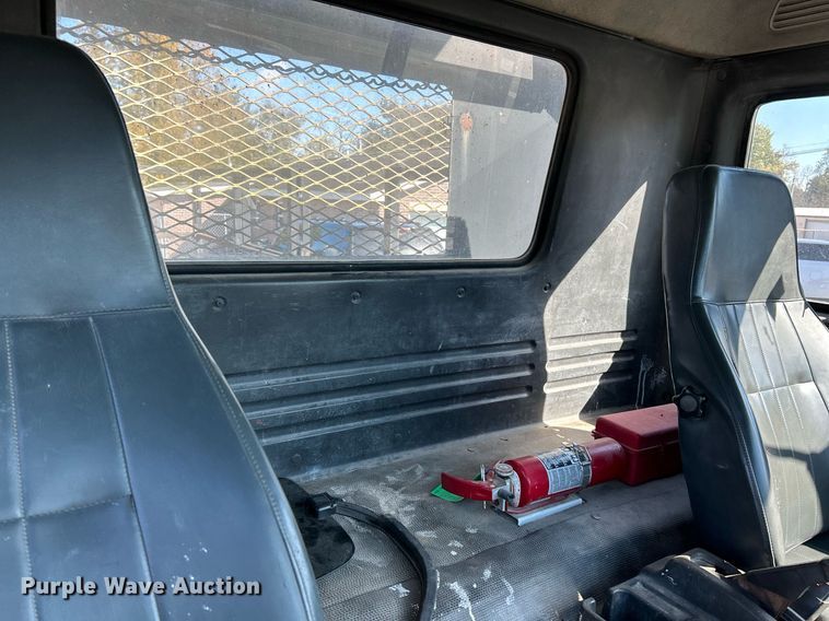 image for item NR9335 2000 Chevrolet T6500  flatbed truck