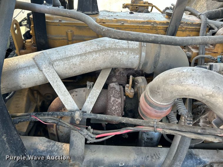 image for item NR9335 2000 Chevrolet T6500  flatbed truck