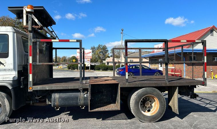 image for item NR9335 2000 Chevrolet T6500  flatbed truck