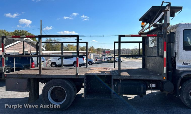 image for item NR9335 2000 Chevrolet T6500  flatbed truck