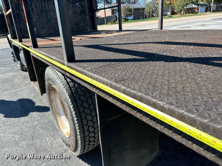 image for item NR9335 2000 Chevrolet T6500  flatbed truck