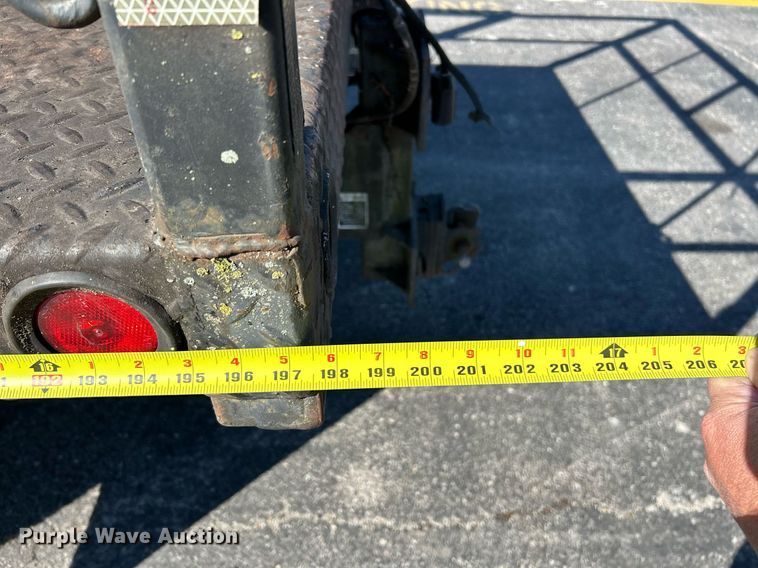 image for item NR9335 2000 Chevrolet T6500  flatbed truck