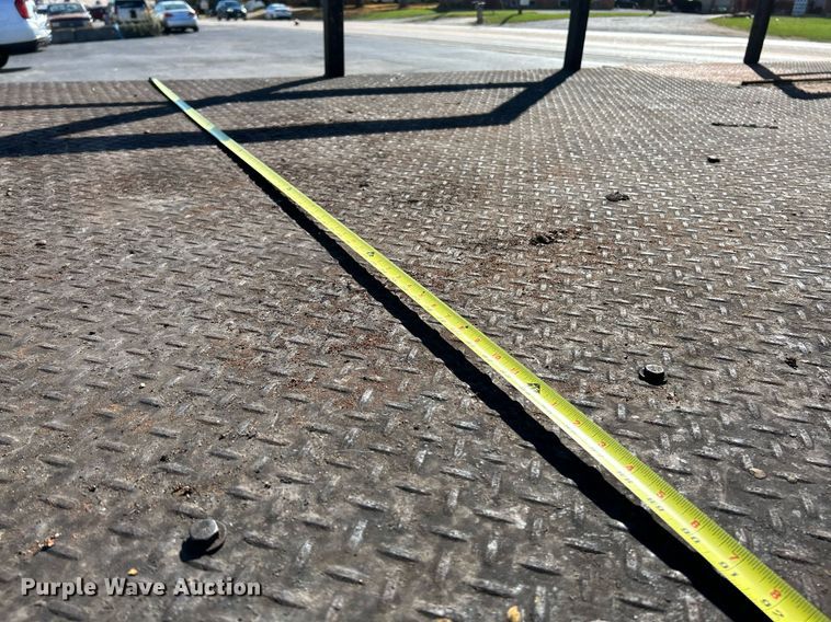 image for item NR9335 2000 Chevrolet T6500  flatbed truck