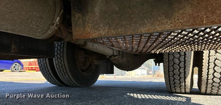 image for item NR9335 2000 Chevrolet T6500  flatbed truck