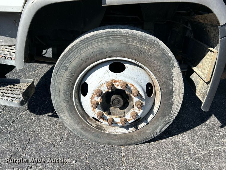 image for item NR9335 2000 Chevrolet T6500  flatbed truck