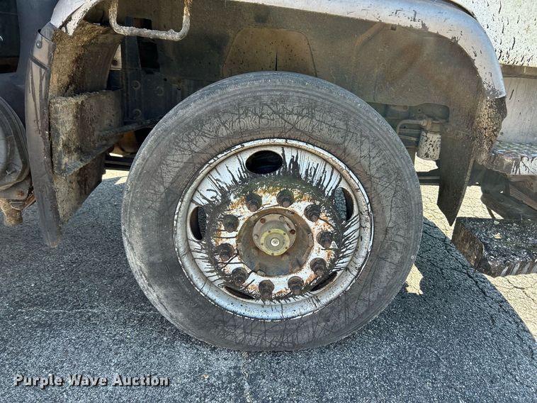 image for item NR9335 2000 Chevrolet T6500  flatbed truck