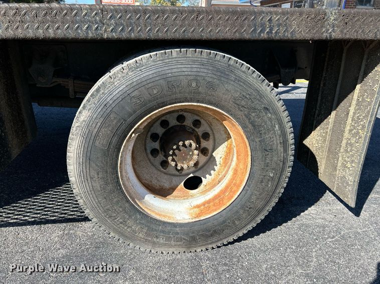 image for item NR9335 2000 Chevrolet T6500  flatbed truck