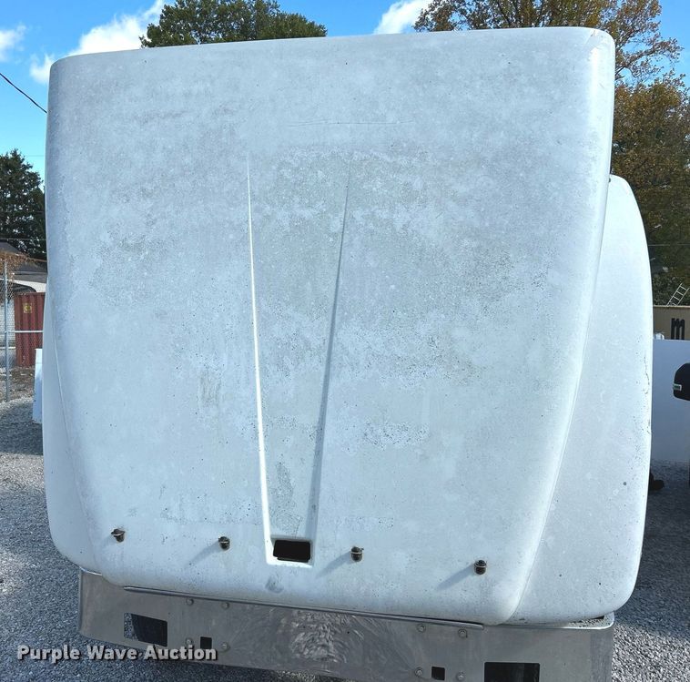 image for item NR9337 1993 International 9400  flatbed truck