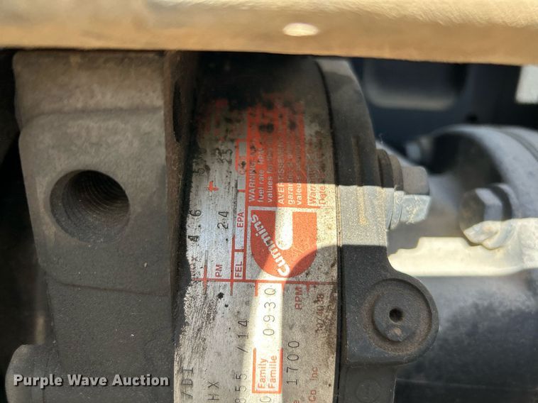 image for item NR9337 1993 International 9400  flatbed truck