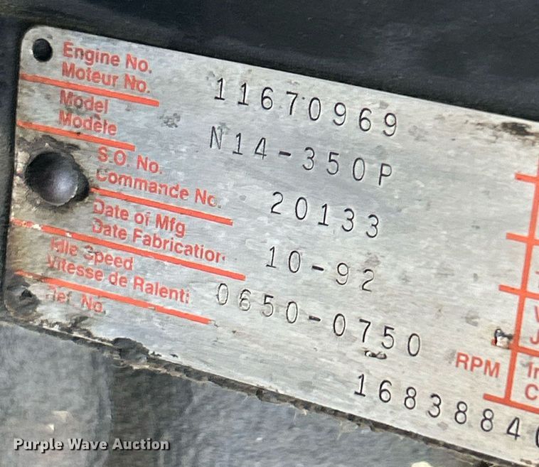 image for item NR9337 1993 International 9400  flatbed truck