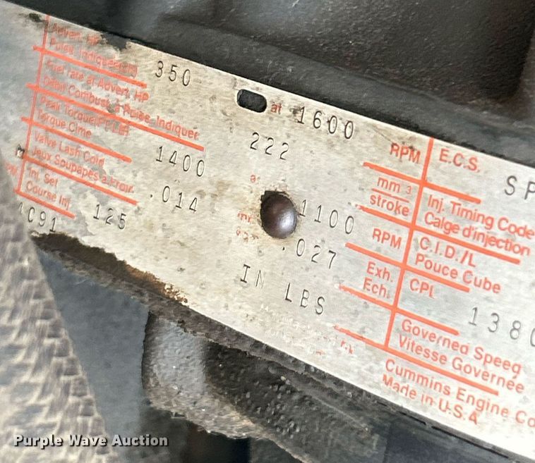 image for item NR9337 1993 International 9400  flatbed truck