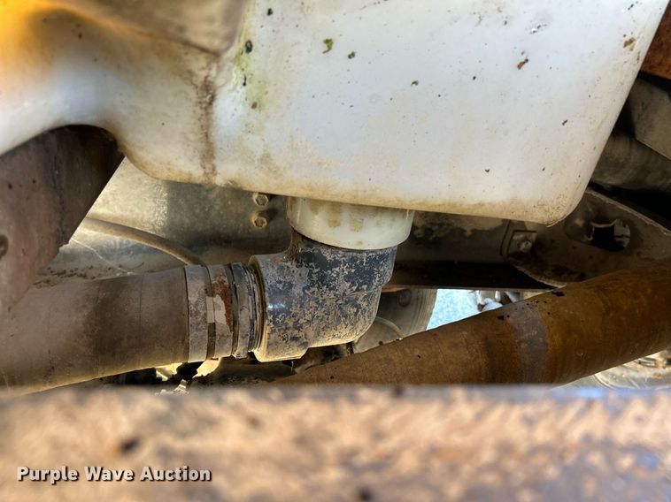 image for item NR9337 1993 International 9400  flatbed truck