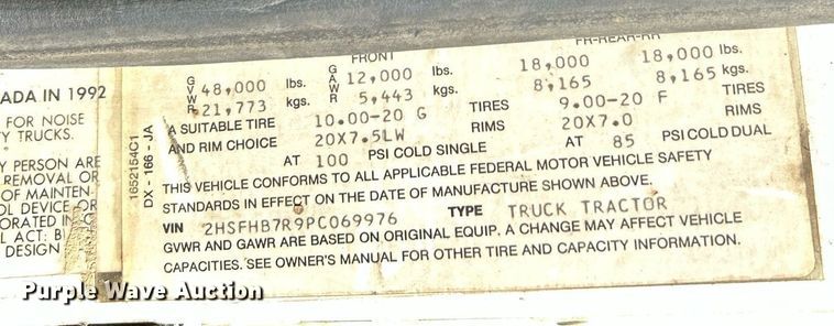 image for item NR9337 1993 International 9400  flatbed truck