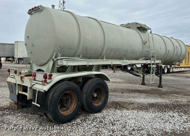 image for item NR9461 1964 Butler  tank trailer