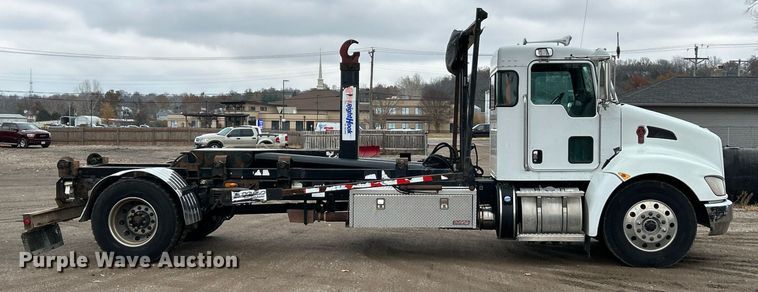 image for item NR9475 2014 Kenworth T370  rollback truck