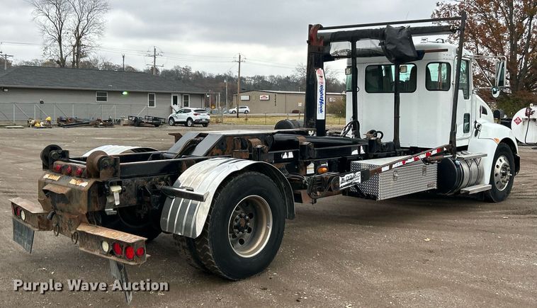 image for item NR9475 2014 Kenworth T370  rollback truck