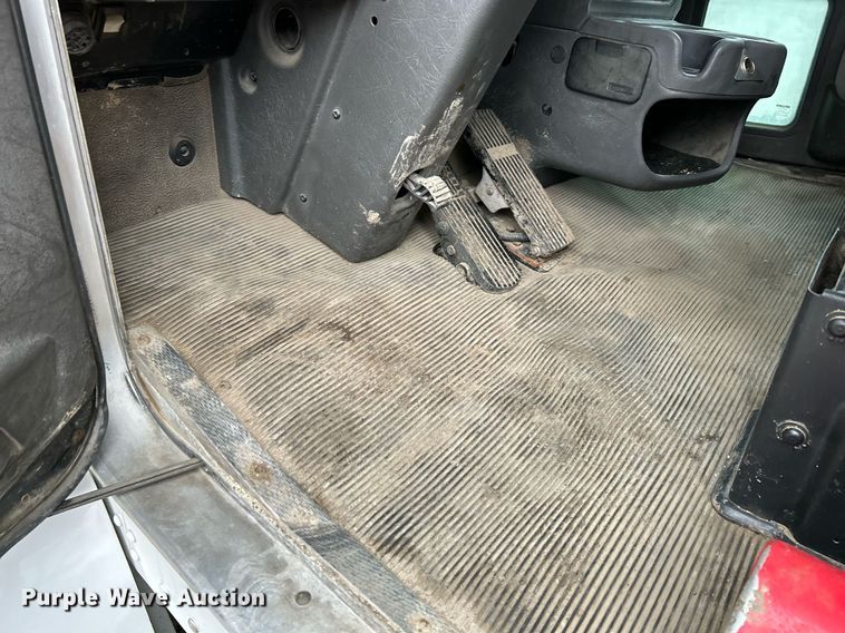 image for item NR9475 2014 Kenworth T370  rollback truck