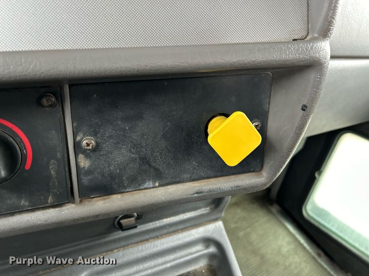 image for item NR9475 2014 Kenworth T370  rollback truck