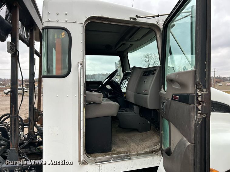 image for item NR9475 2014 Kenworth T370  rollback truck