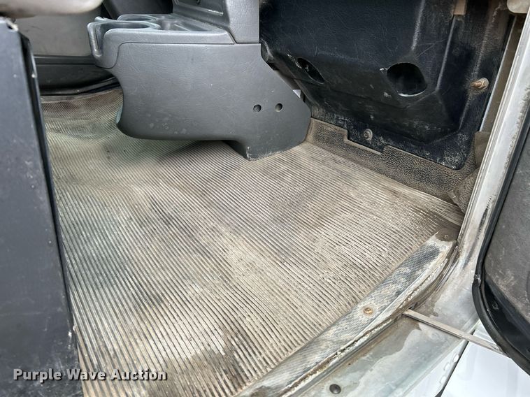 image for item NR9475 2014 Kenworth T370  rollback truck