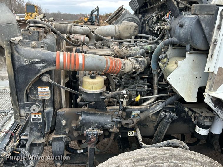 image for item NR9475 2014 Kenworth T370  rollback truck